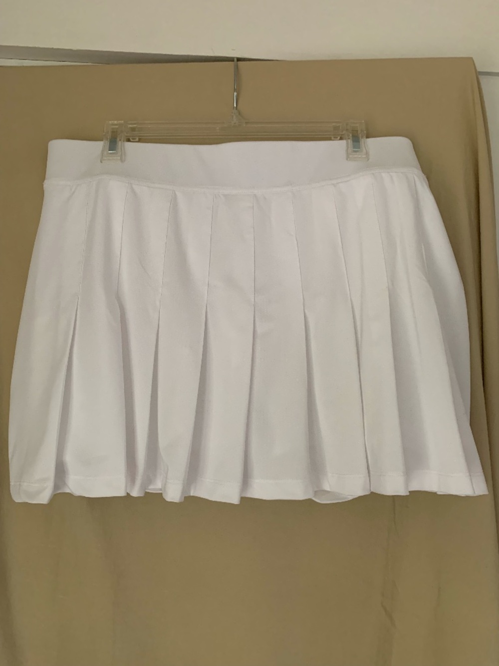 Vineyard Vines white pleated 'Performance Tennis Skort'